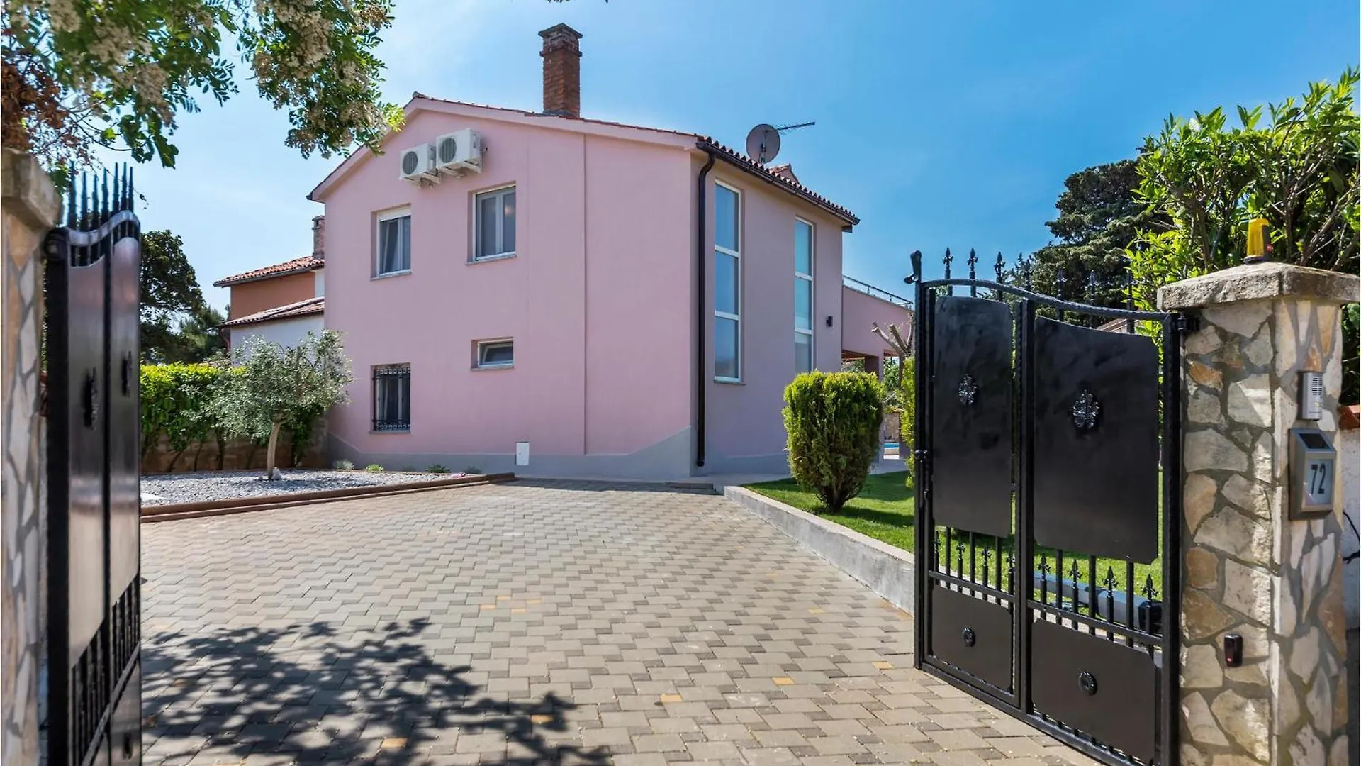 Holiday home Lovely Home In Pula With House Sea View