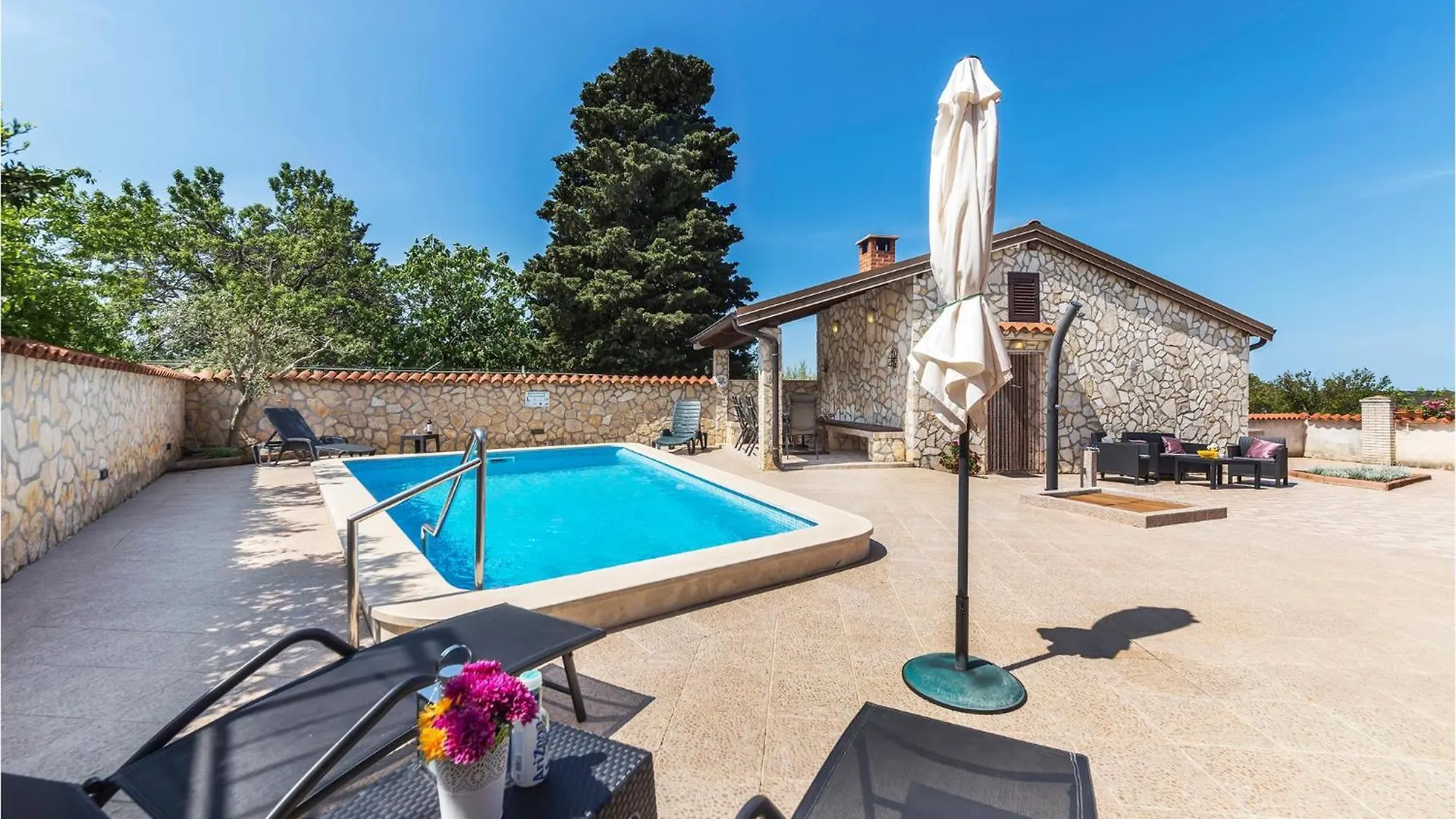 Lovely Home In Pula With House Sea View